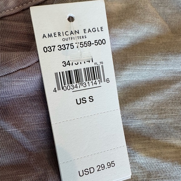 American Eagle cropped long sleeve T-shirt, new with tags - Picture 4 of 4